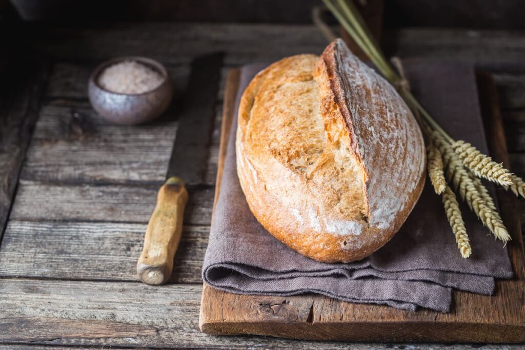 Imagem mostra um saboroso pão de milho sem glúten.