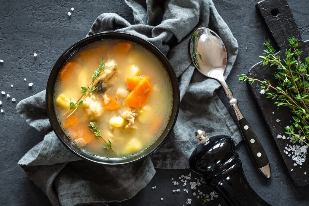 Imagem mostra moqueca maranhense, uma comida típica do Maranhão.